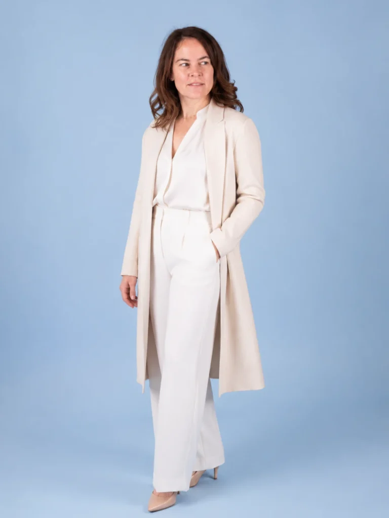 How old is Annie Linskey? Age and birthday